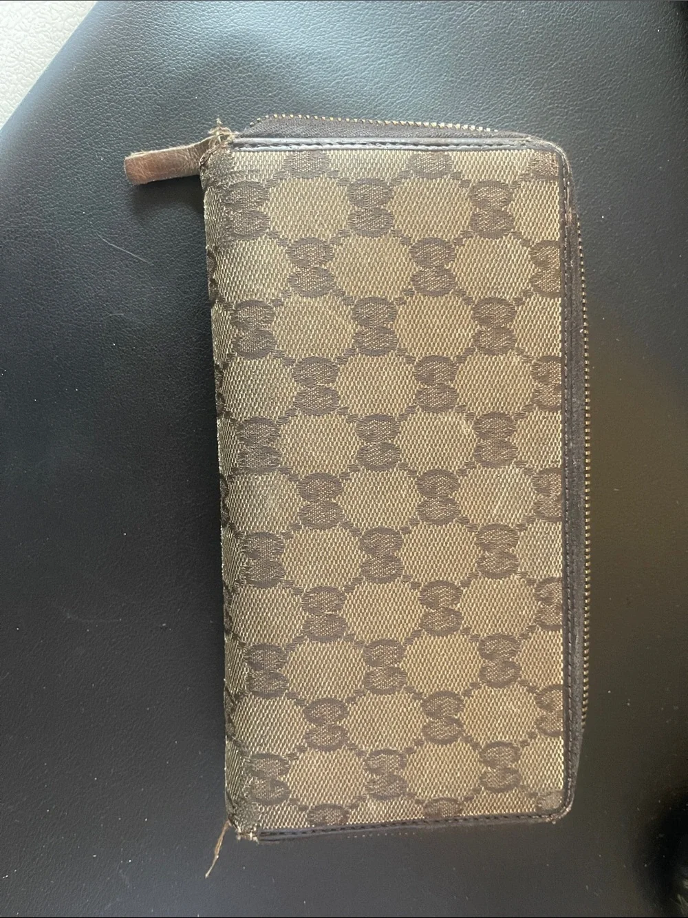 Gucci Brown Beige Monogram Zip Around Wallet - Picture 4 of 7